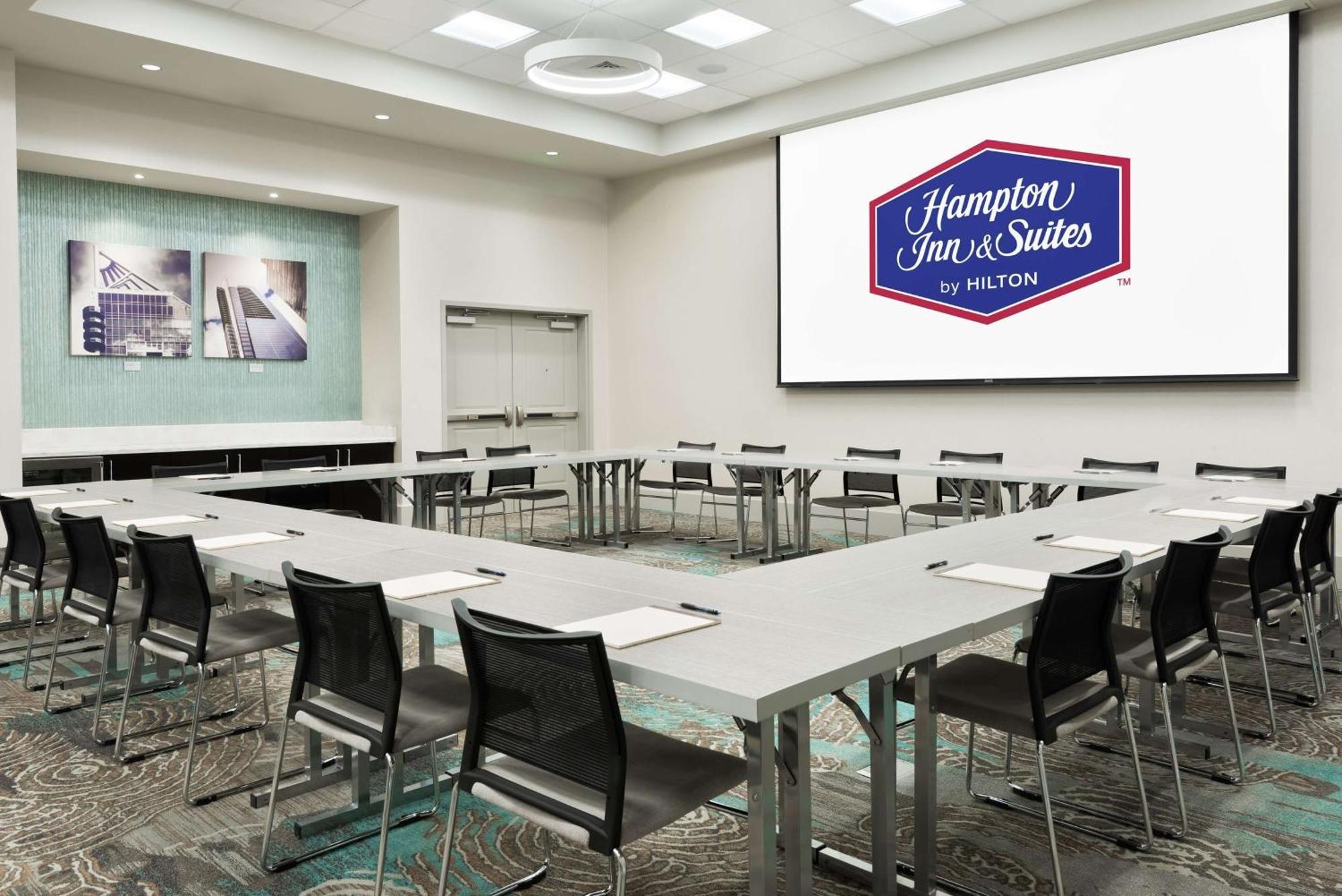 Hampton Inn & Suites Atlanta Buckhead Place Экстерьер фото