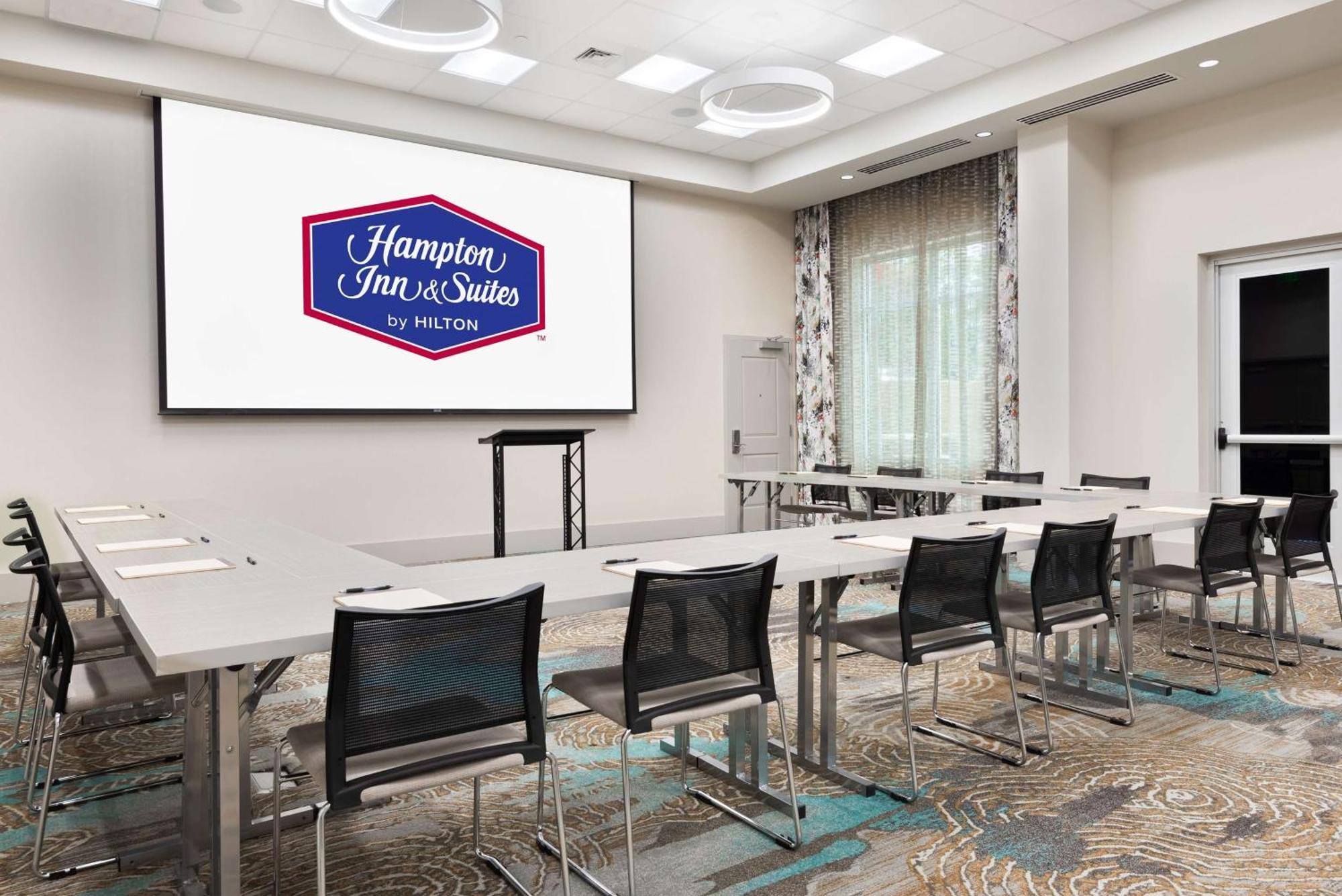 Hampton Inn & Suites Atlanta Buckhead Place Экстерьер фото