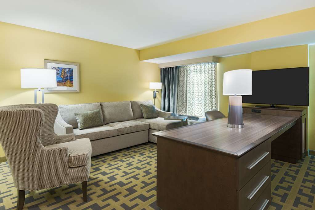 Hampton Inn & Suites Atlanta Buckhead Place Номер фото