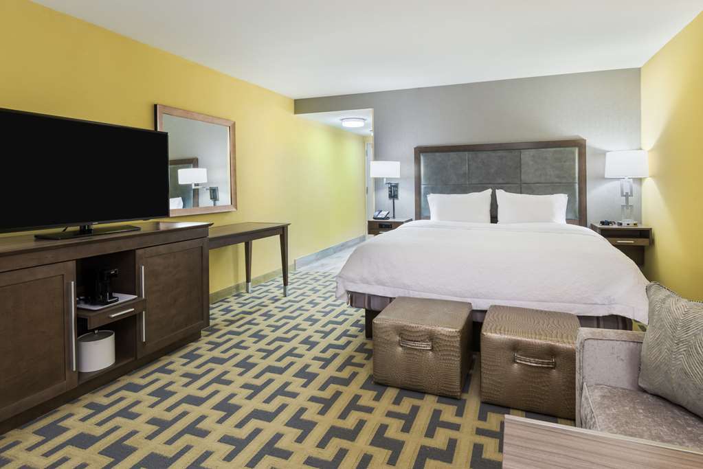 Hampton Inn & Suites Atlanta Buckhead Place Номер фото