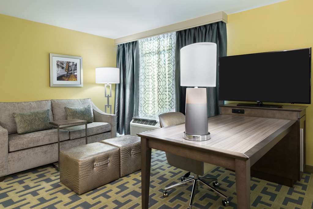 Hampton Inn & Suites Atlanta Buckhead Place Номер фото