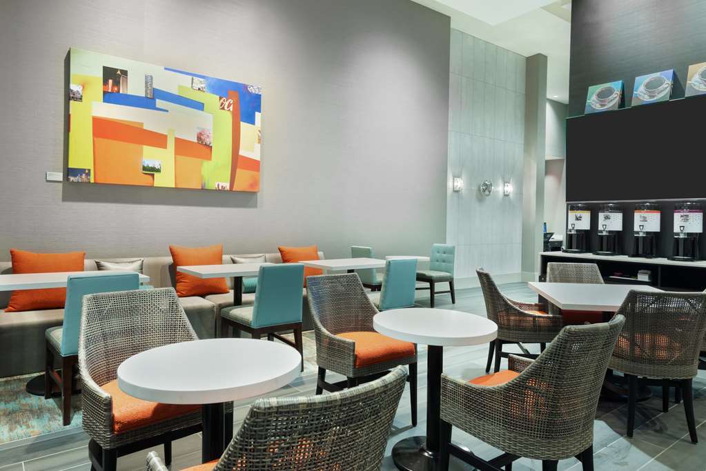 Hampton Inn & Suites Atlanta Buckhead Place Экстерьер фото